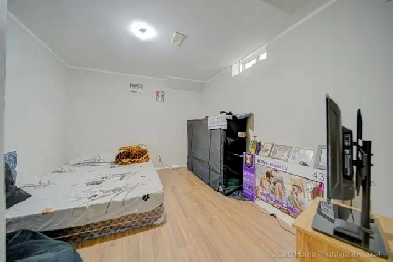 3 Bedroom Basement for Rent at Markham Rd and Steeles Avenue Eas Image# 10