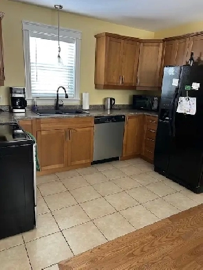 3 bed, 1.5 bath townhome in downtown Fredericton Image# 8