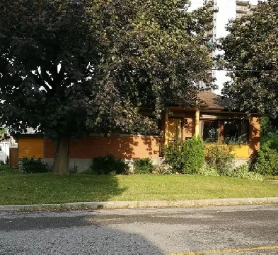 Investment Opportunity - bungalow duplex w/2units in bsmt Image# 9