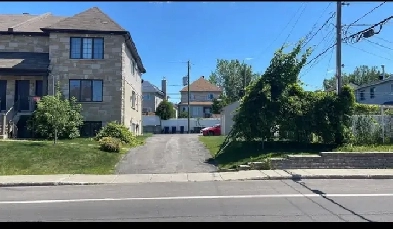 condo 4 1/2 Triplex et Luxueux A Laval Chomedey
A louer Image# 9