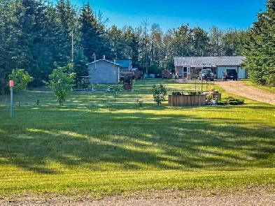 Cabin Living at Bonnie Lake Resort - Across from Playground Image# 1