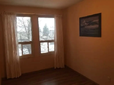 3-bedroom townhouse in Beddington Image# 1