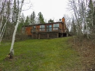 Beautiful 4 Season Riverfront Home! Image# 1