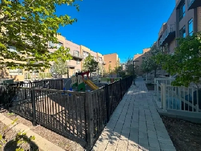 Townhome Markham/Shepp 2B/2bth VTB 10% @ 1% to qualified buyer Image# 1