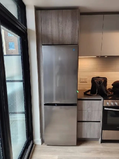 1 Bed   1 Den Toronto Rental Image# 3
