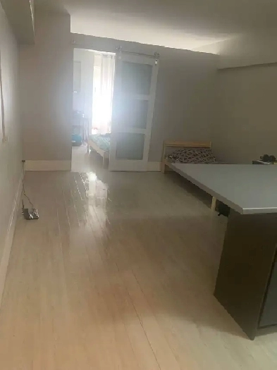 Cession de bail Lease Transfer – 3 1/2 au centre-ville Downtown Image# 1