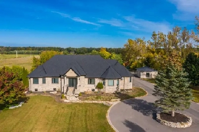 luxury estate home for sale  with 10 acres / pond/pool Image# 10