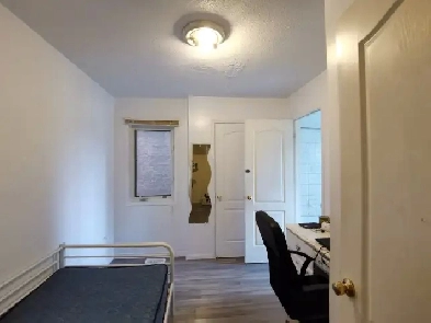 Free internet laundry utility York University 2nd floor bedroom Image# 1