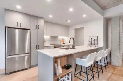 Condo 5 et Demi très grand bien situé - TXT/CALL Image# 5
