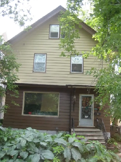 Character Wolseley main floor duplex suite Image# 1