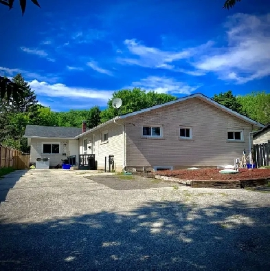 2-BED/1-BATH/1-PRK SPOT APT IN SHANTY BAY/EAST END BARRIE UTIL Image# 5