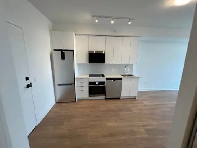 1 bedroom   Den   Parking at Vaughan Image# 1
