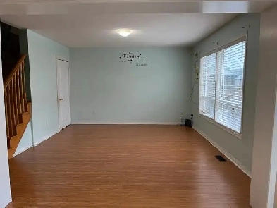 3 Bedrooms Semi-Detached House for Rent Nr Mt. Pleasant Station Image# 6