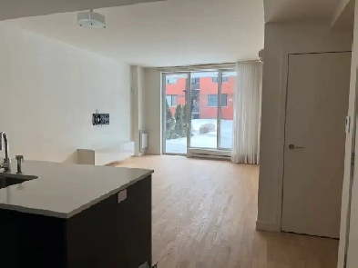 Modern Condo for Rent in TMR/Condo moderne à louer à VMR Image# 12
