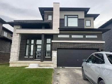 New Executive Home Image# 3