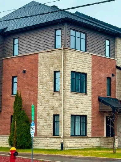 Condo 5 1 /2 deluxe a louer laval AC, parking privé,piscine Image# 8