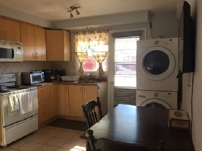 Very nice newly renovated 4 1/2 apt. (2 closed & 1 living room) Image# 5