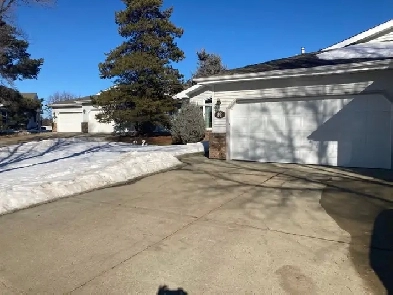 Beautiful Home in Adult Community in Riverbend Image# 1
