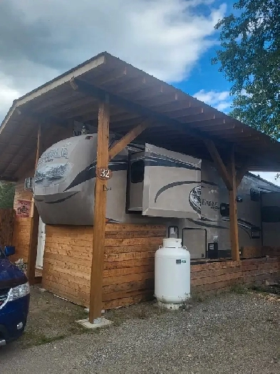 2012 Jayco 5th wheel with Addition Image# 4