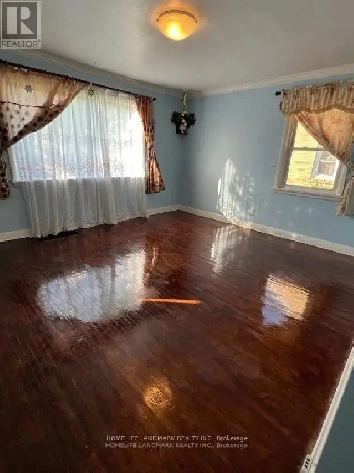 3 bed room for rent- Toronto Image# 2