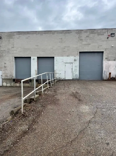 11,000 SF Warehouse for Lease - 2 Lading Docks and 6 offices Image# 1