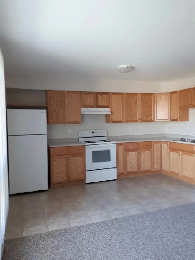 2-Bed Apt Steps from Acadia Uni – AUG 9!! Image# 9