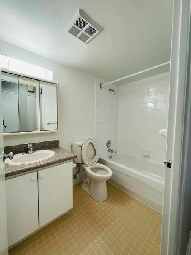 1-Bedroom / 1-Bathroom Image# 3