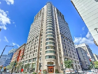 LUXURY 2 BED 2 BATH CONDO GOLDEN SQUARE MILE Image# 12