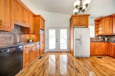 SHARED ROOM AVAILABLE IN BRAMPTON. HEART OF THE CITY. Image# 3