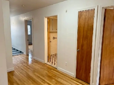 5 1/2 à louer Grand logement Image# 1