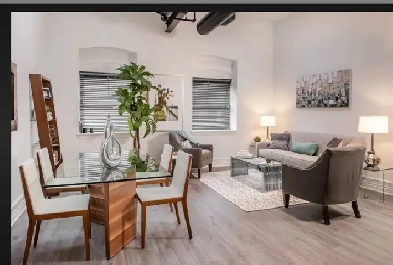 Looking for short-term, 3 bdr furnished apartment in Toronto Image# 1