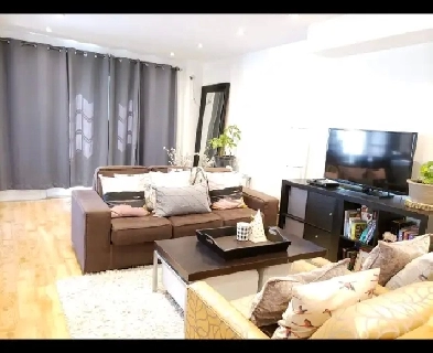 Semi-private room for rent in downtown Mississauga Image# 1