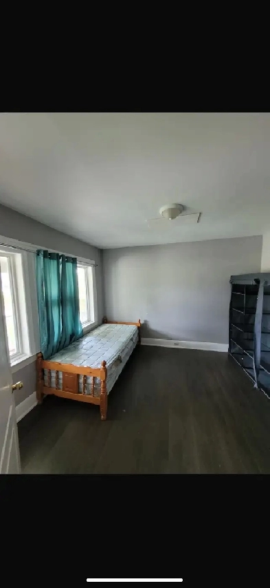 Room for Rent. Right next to University. Private room Image# 1