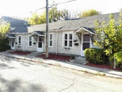 Cute two-bedroom townhouse By the river in Northpoint Douglas Image# 11