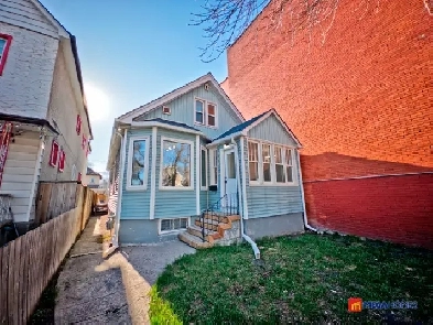 3 Bedroom Starter Home in West End for Sale - 394 Toronto Street Image# 8