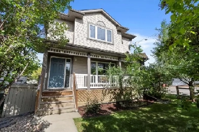 FOR SALE - Stunning Multi-Generational Home in McKernan! Image# 8