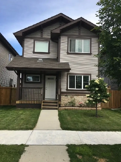 Beautiful 5 bedrooms Single-family House in Ambleside for Rent Image# 10