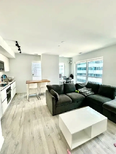 1 Bed 1 Bath Condo - King West Corner Unit! Image# 6