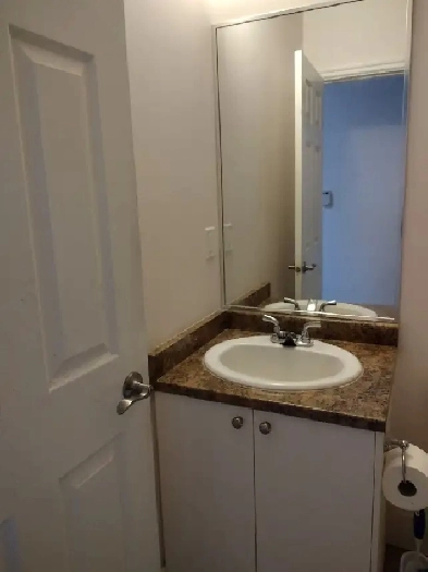 TWO FULLY FURNISHED BEDROOMS IN RENOVATED HOME Image# 1