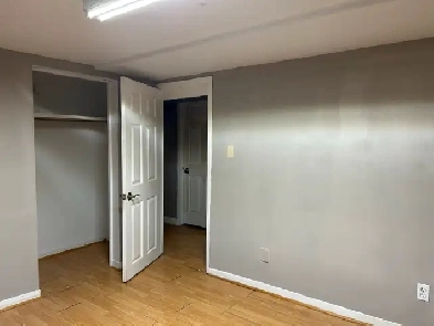 Private Room for rent on Oxford Street West Image# 7