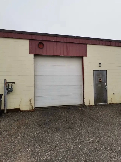 1000sf warehouse drive in for lease NE, Mcknight area Image# 3