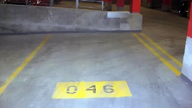 Garage interieur Centre-ville Montreal Indoor Parking downtown Image# 1