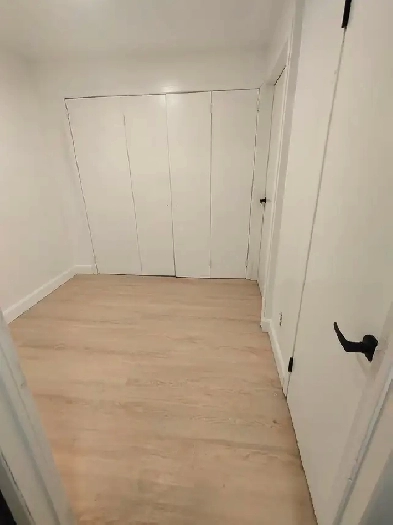 5 1/2 Apartment, Half Basement Image# 2