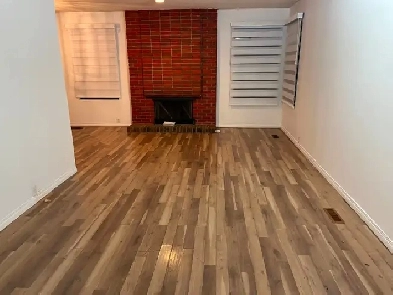Awesome LARGE 3 BR main level in Marlborough ! Image# 5