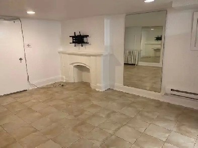 Beautiful private one bedroom in Forest Hill Image# 1