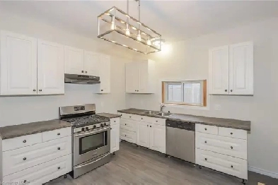 Convenient One-Bedroom Apartment in London, Ontario Image# 9