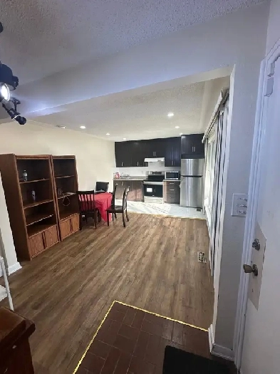3-Bedroom, 2-Bathroom House for Rent Image# 4