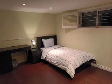 Room available, yonge and empress, yonge subway line Image# 1