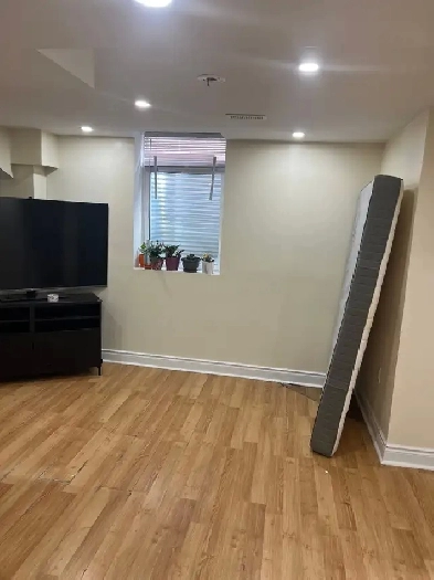 TWO BEDROOM BASEMENT APARTMENT,  170 TOBA CR BRAMPTON Image# 6