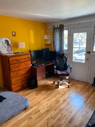 3 1/2 Rosemont  –  2 Balcons -  Premier Etage Image# 5